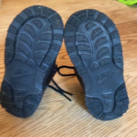 Nike boys high top boots - Picture 4 of 4